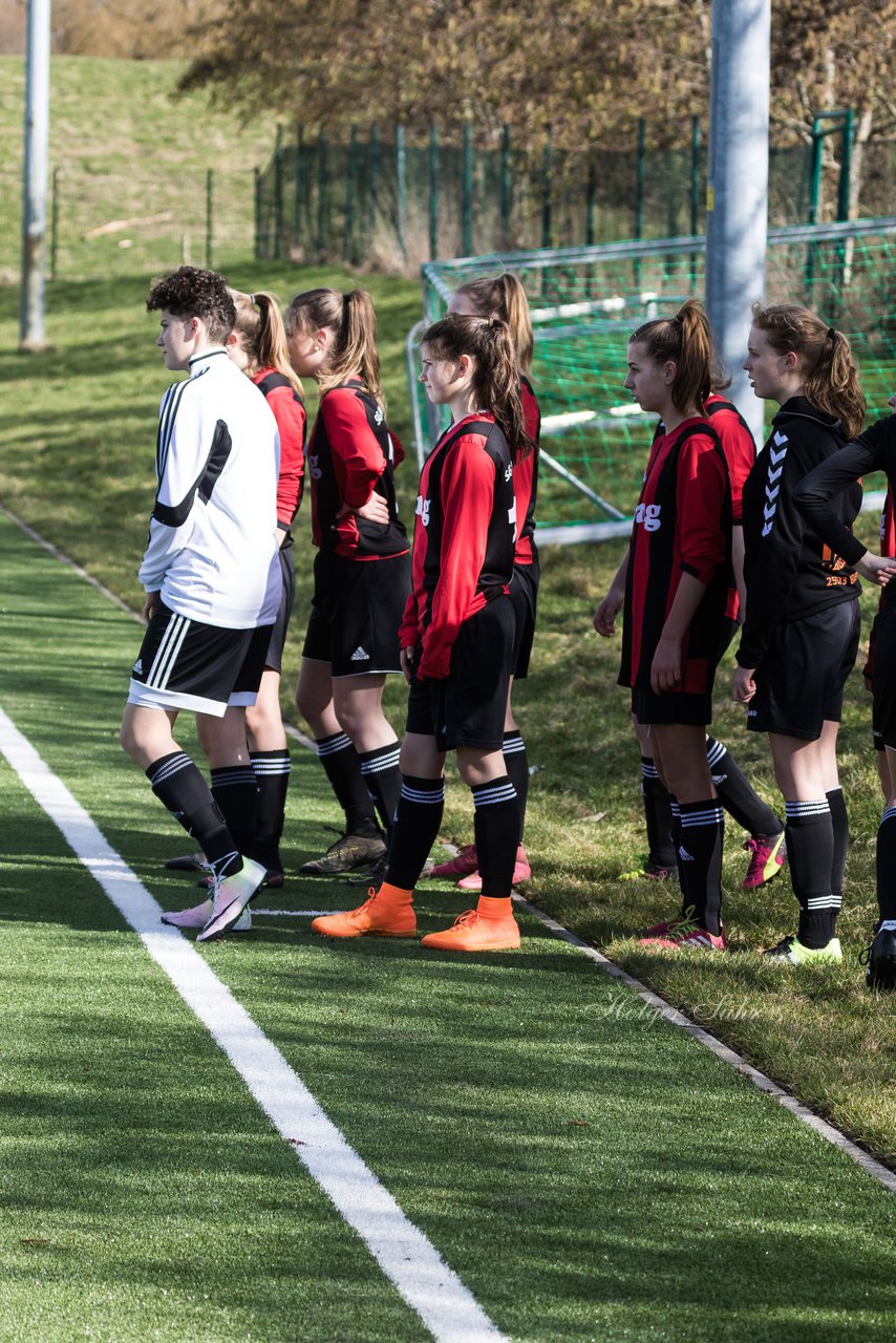 Bild 100 - B-Juniorinnen SG Weststeinburg/Bei - SV Fisia 03 : Ergebnis: 1:2